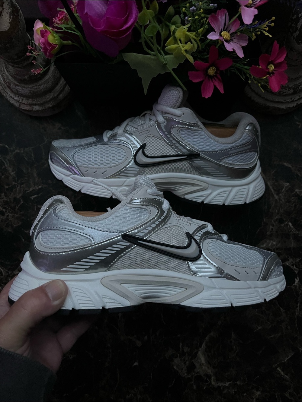 Nike V5 RNR
Comfort/Athletic
Lifestyle Shoes 
Size 7.5 for Women